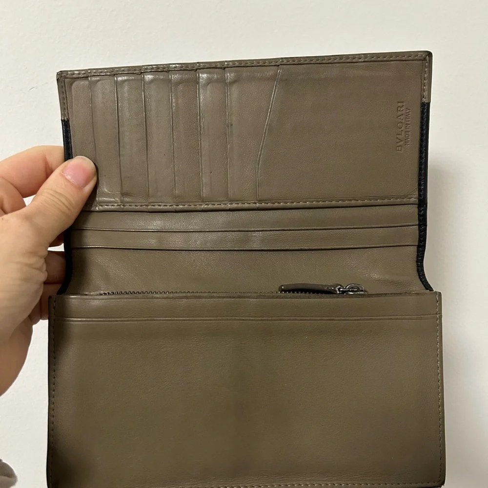 Bvlgari Black and Tan‎ Wallet Leather